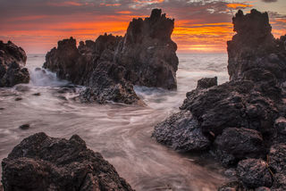 Rocks at Laupahoehoe print