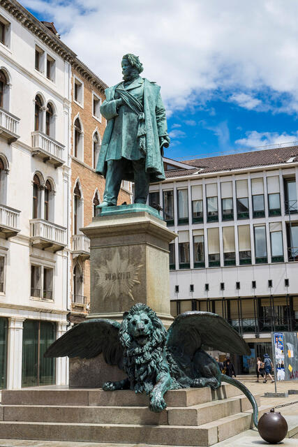 Square Statue print