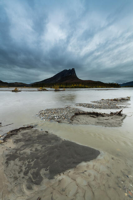 Sukakpak and River print
